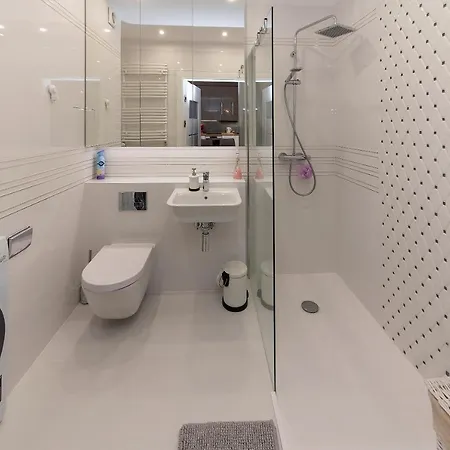 アパート Paris ビィドゴシュチュ