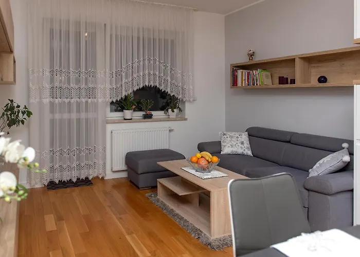 Paris Apartment Bromberg